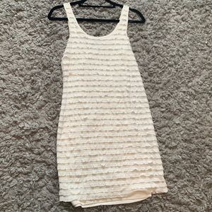 5/25 💜 ruffle white dress